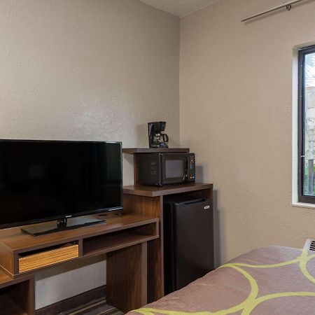 Super 8 By Wyndham פומפנו ביץ' מראה חיצוני תמונה
