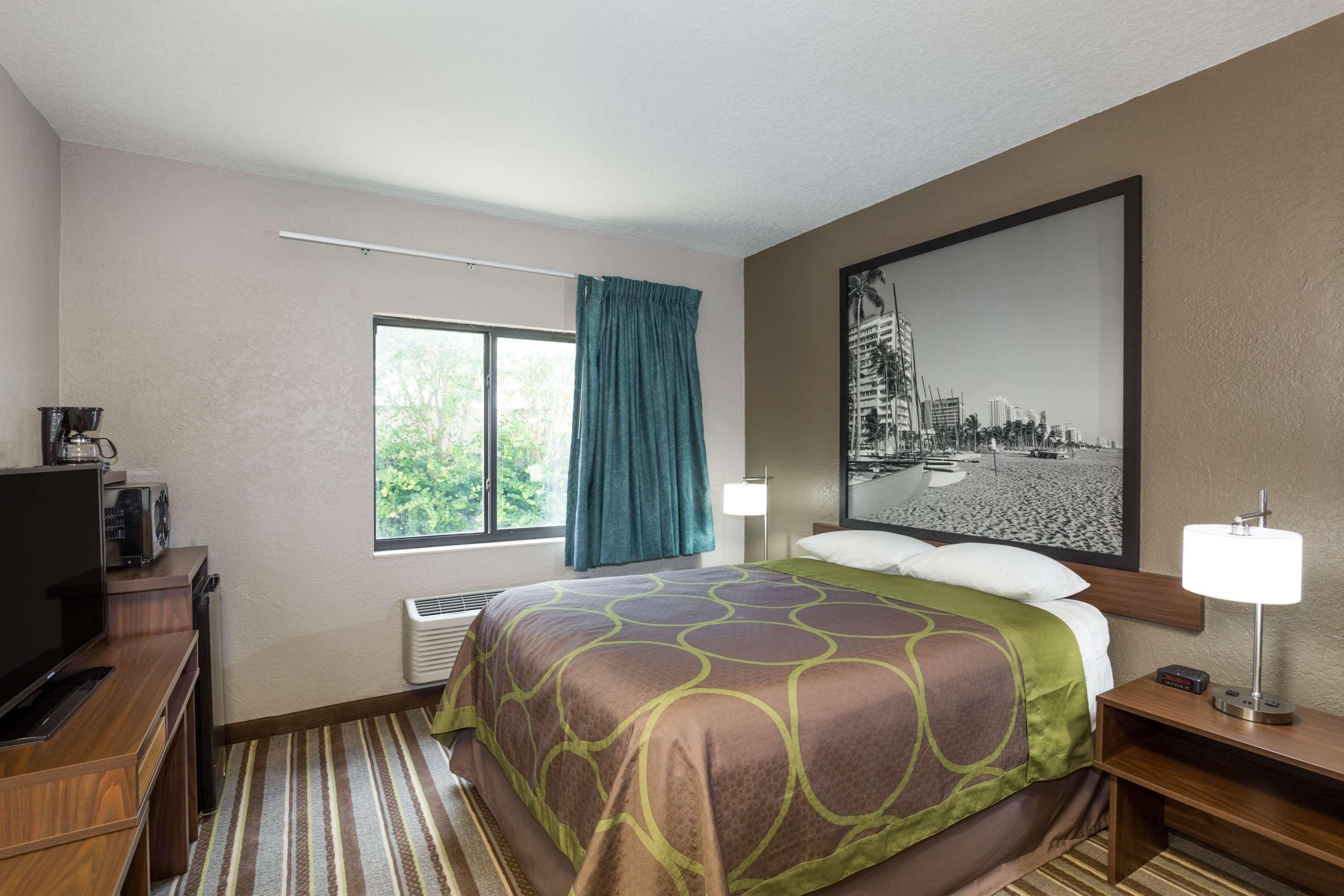 Super 8 By Wyndham פומפנו ביץ' מראה חיצוני תמונה